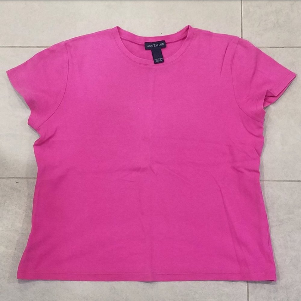 Ann Taylor pink short sleeve crew neck tee